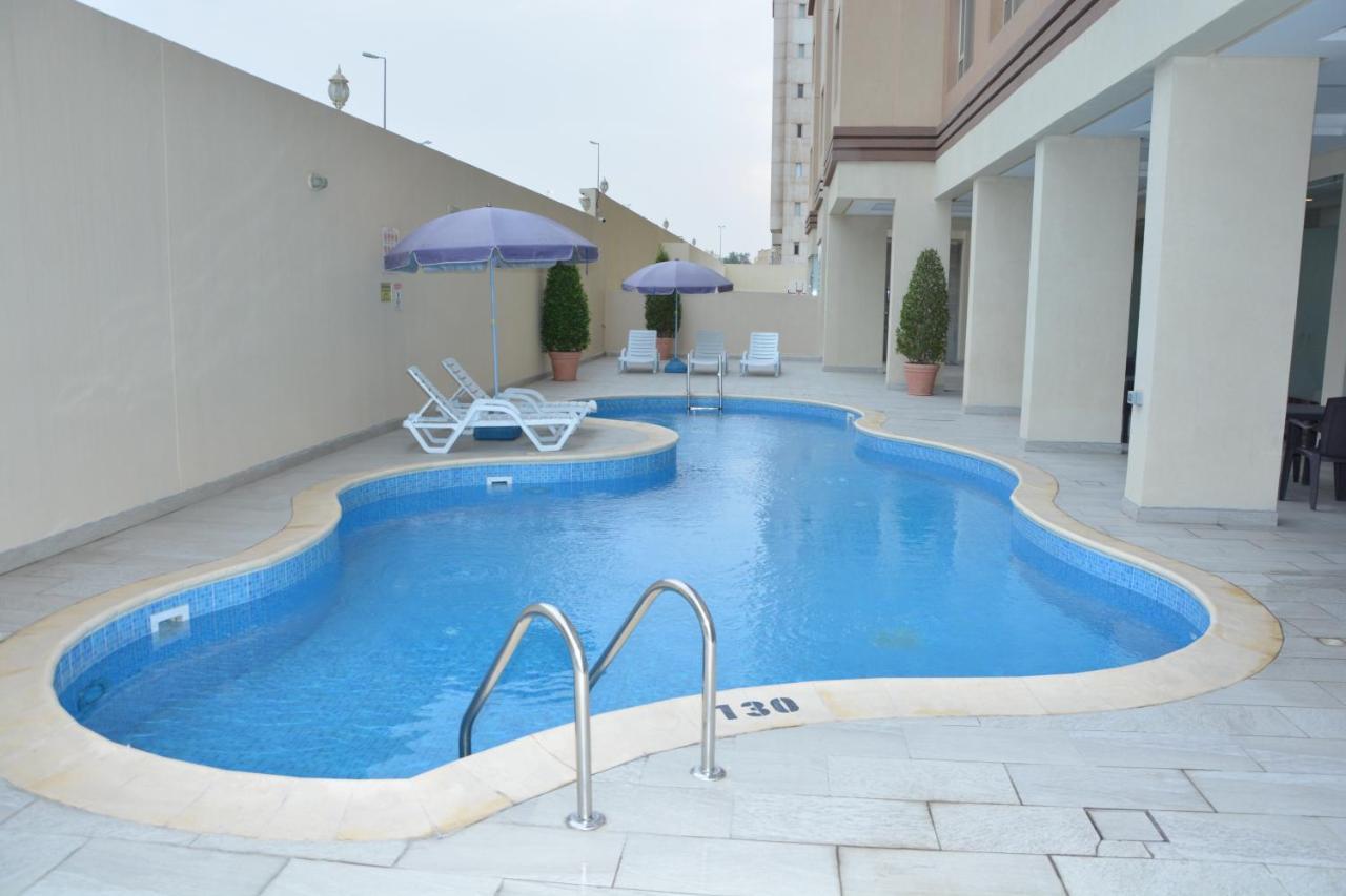 Albergue The Lofts Kuwait Fintas Kuwait City Exterior foto