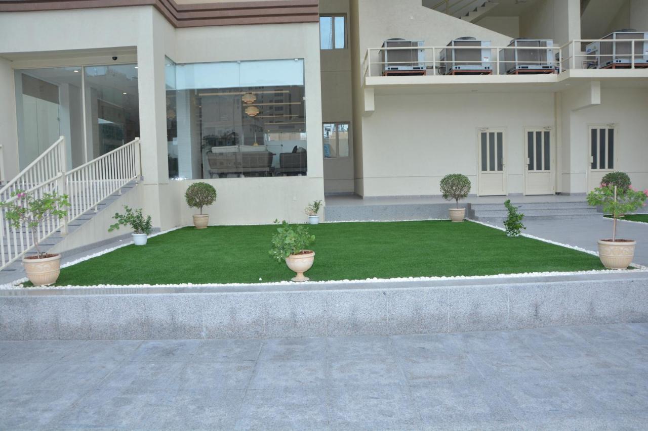 Albergue The Lofts Kuwait Fintas Kuwait City Exterior foto