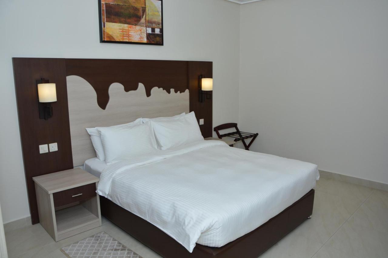 Albergue The Lofts Kuwait Fintas Kuwait City Exterior foto
